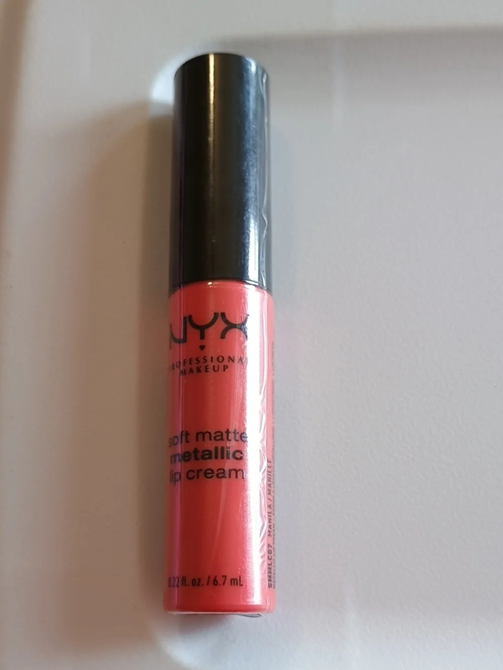NYX Metallic Makeup Soft Matte Metallic Lip Cream, Manila
